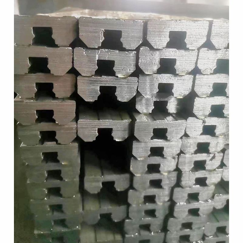 冷拉異型鋼冷拉過(guò)程中材料會(huì )發(fā)生變形和應力變化需要進(jìn)行嚴格的材料檢測和選擇并合理控制冷拉工藝參數